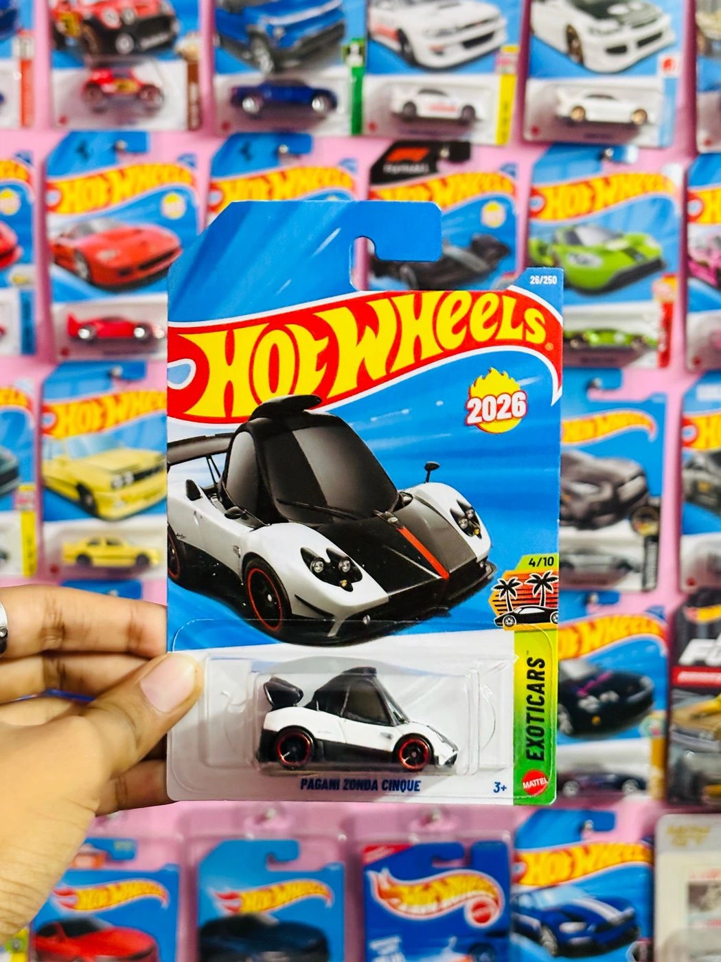 Hot Wheels PAGANI ZONDA CINQUE/ IMPORTED CARD