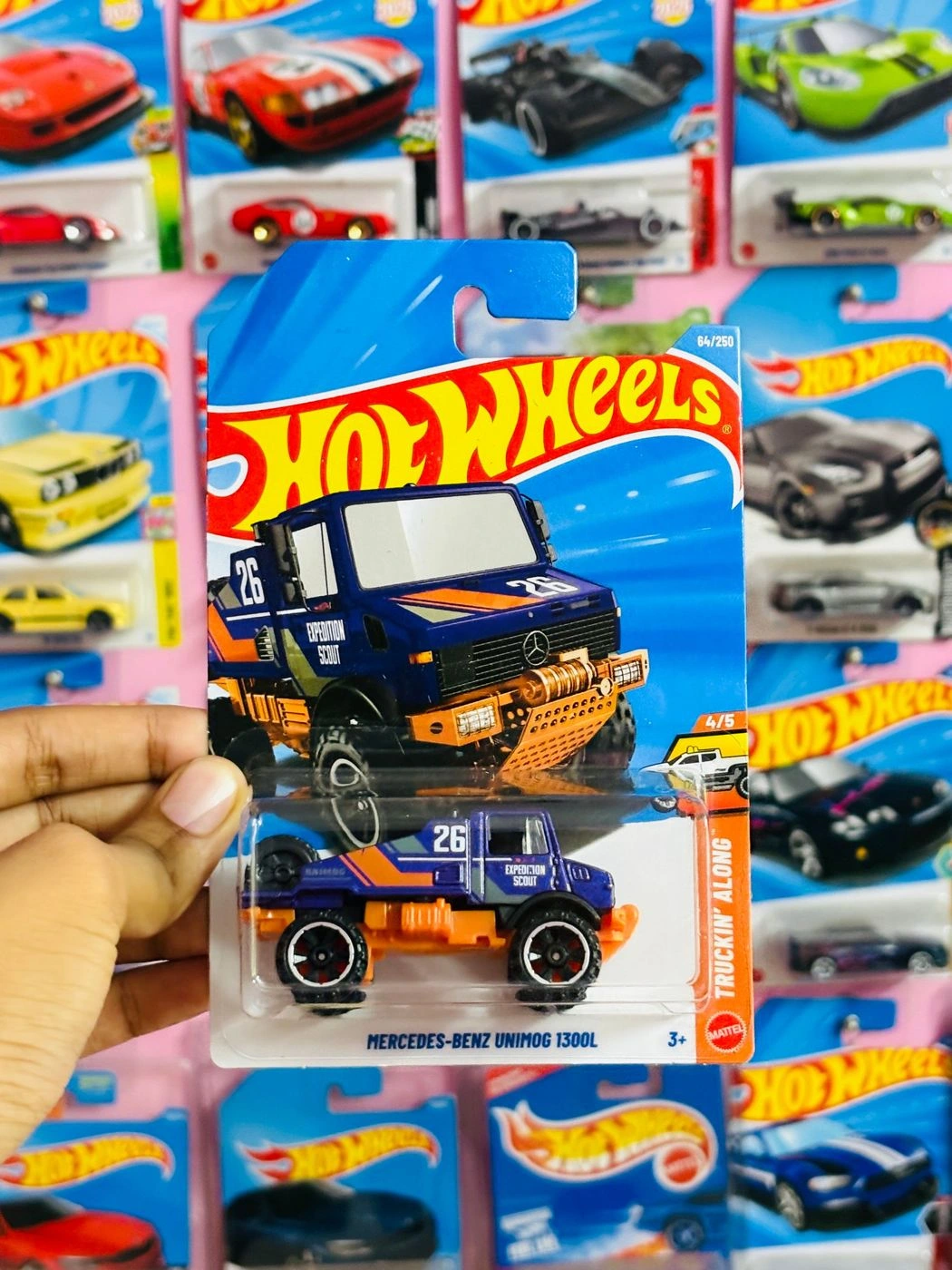 Hot Wheels Mercedes-Benz Unimog 1300L/ IMPORTED 2