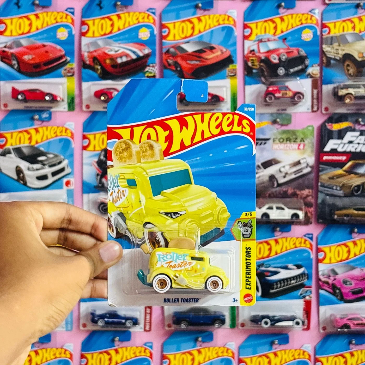 Hot Wheels ROLLER TOASTER/ IMPORTED/ J Hook Crack 2