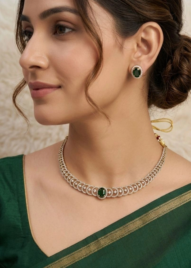 Modern choker set