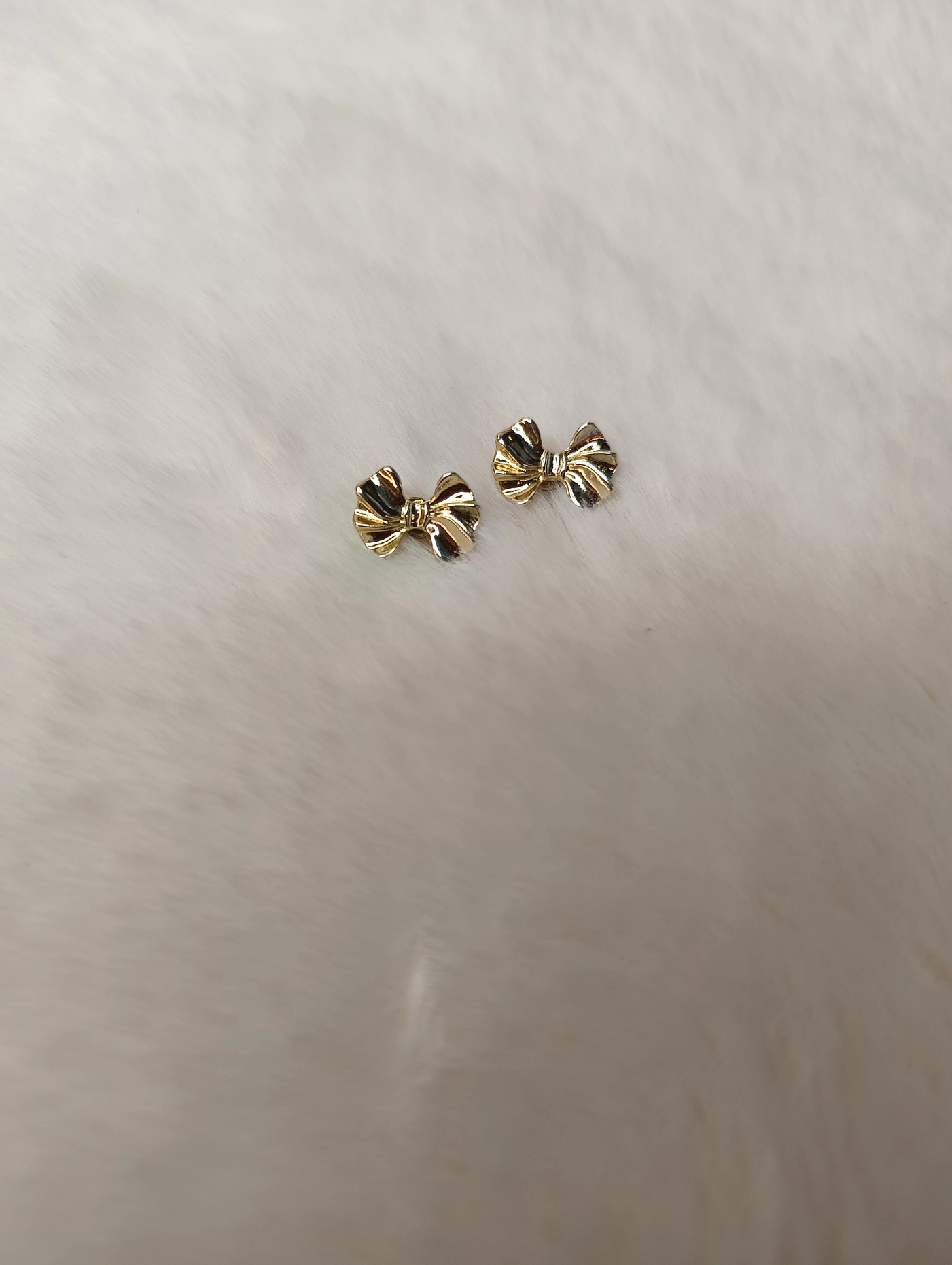 Bow stud earrings 3