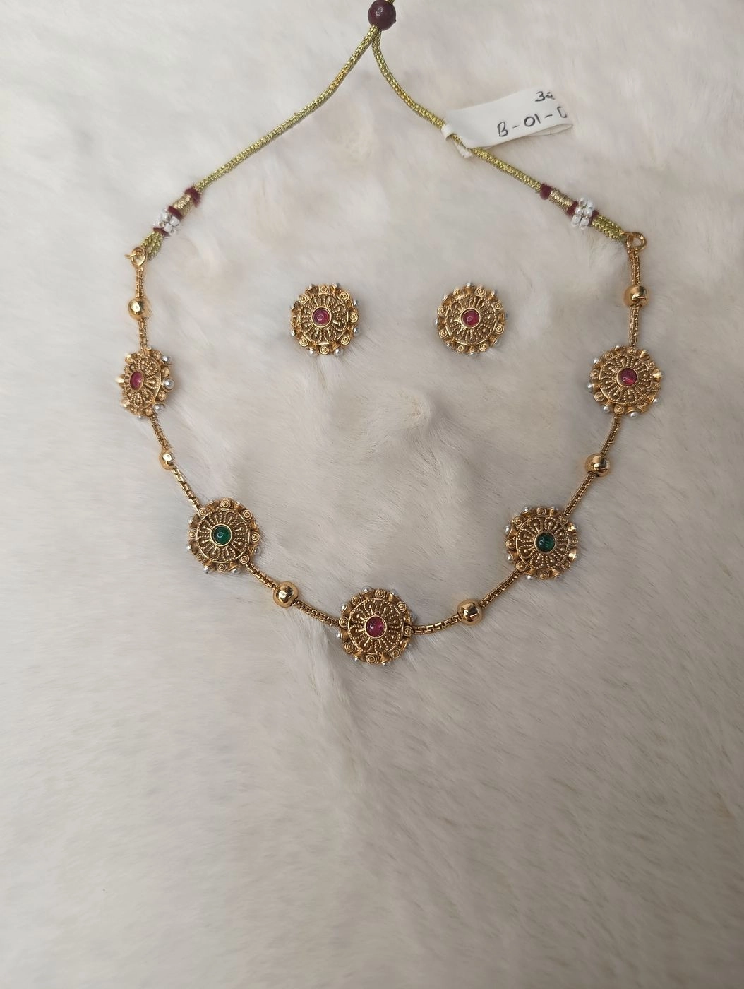 Traditional gold-plated choker set 2