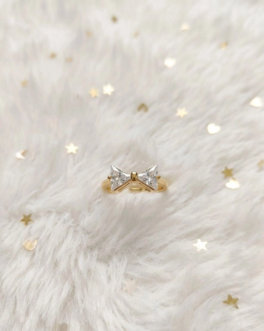 Bow-style ring 1