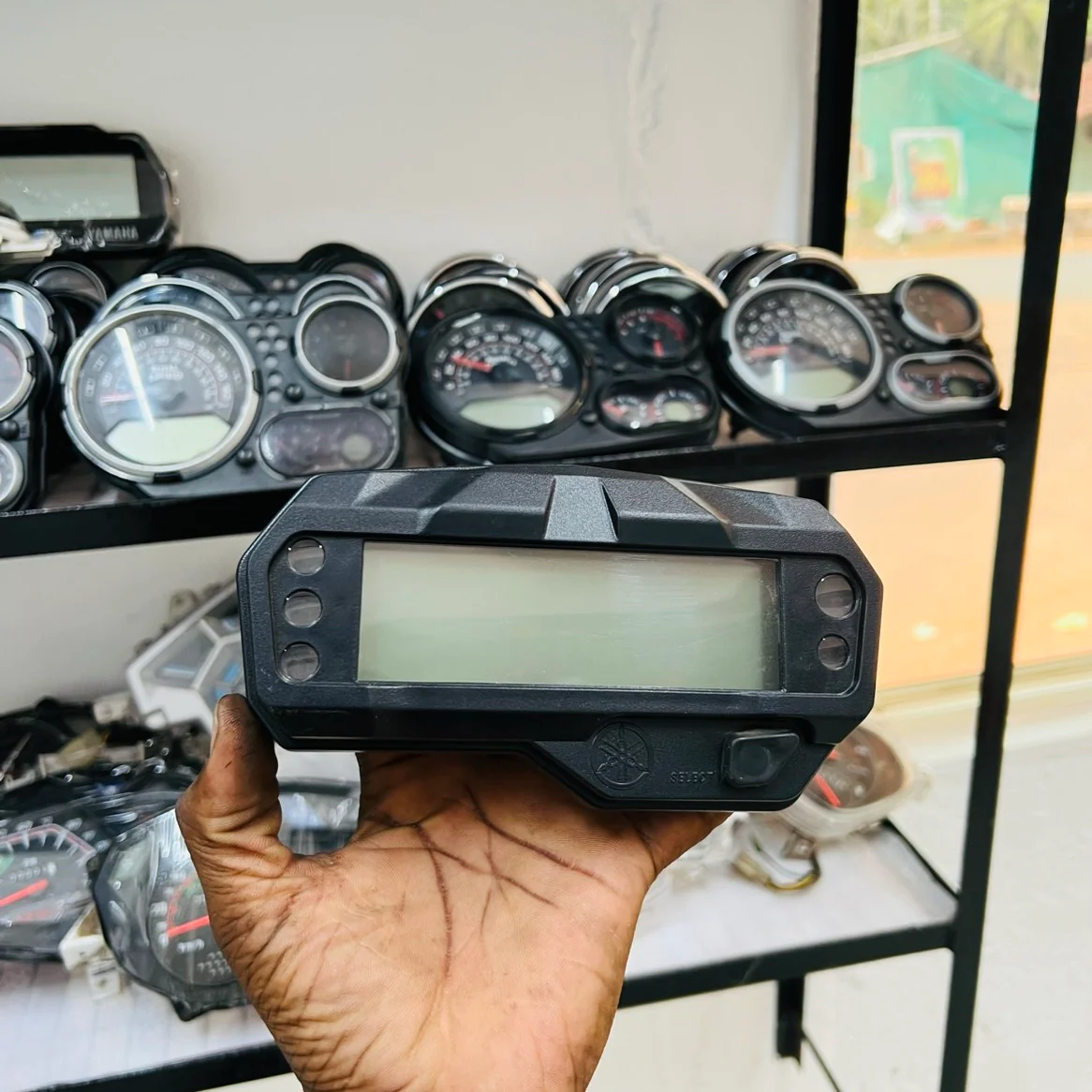 FZ V2 SPEEDOMETER