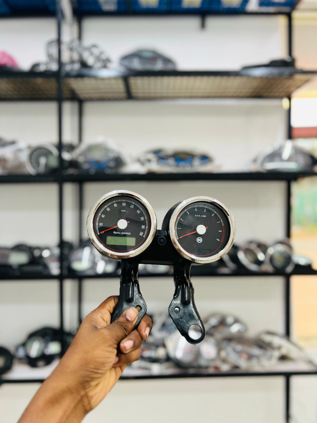 GT  SPEEDOMETER