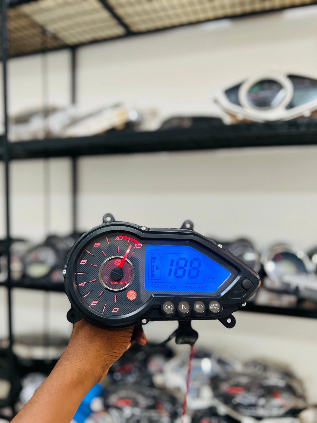 PULSER 220F SPEEDOMETER 2