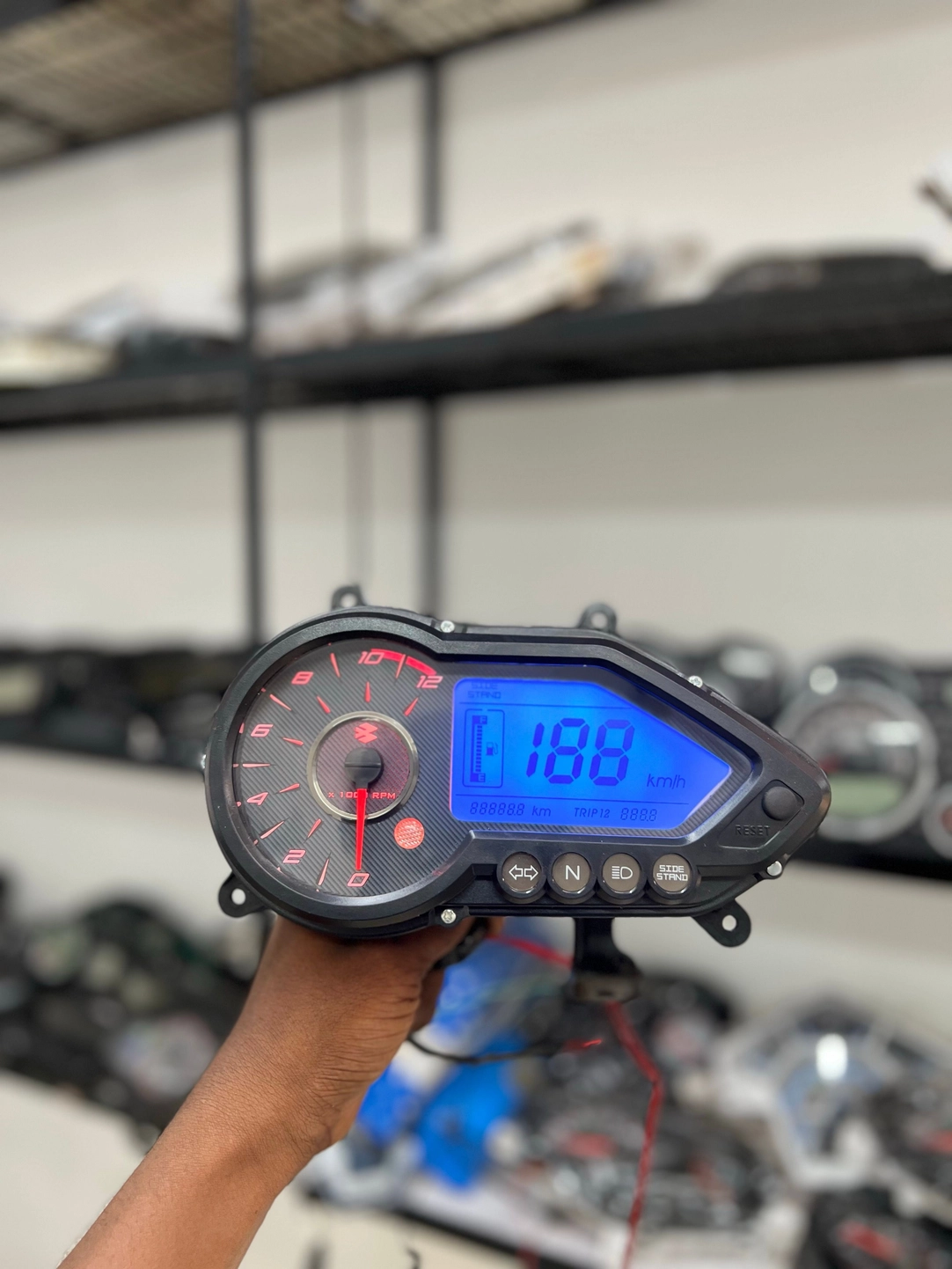 PULSER 220F SPEEDOMETER 3