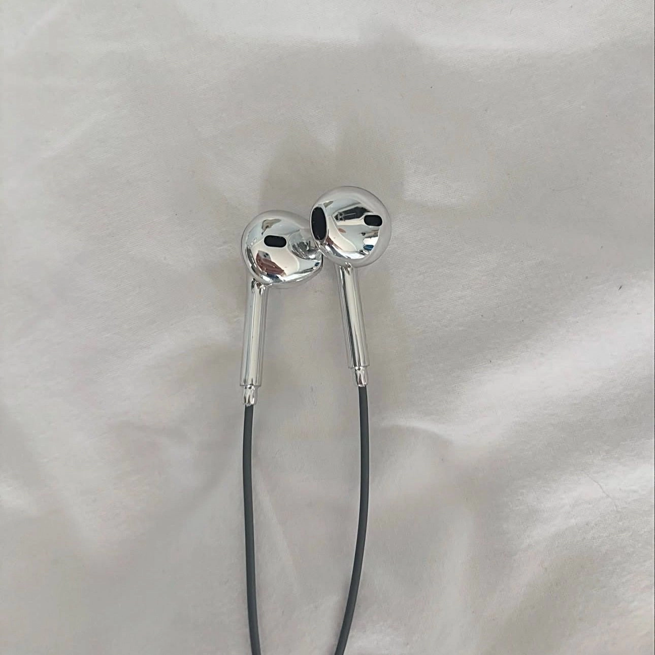Chrome Wired Earbuds 5