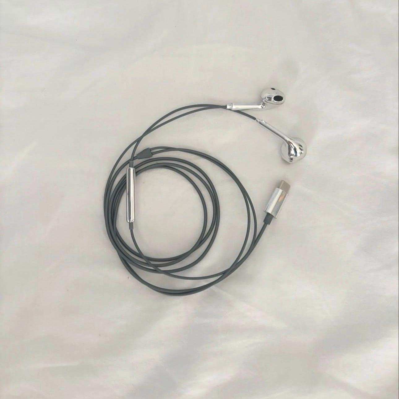 Chrome Wired Earbuds 9