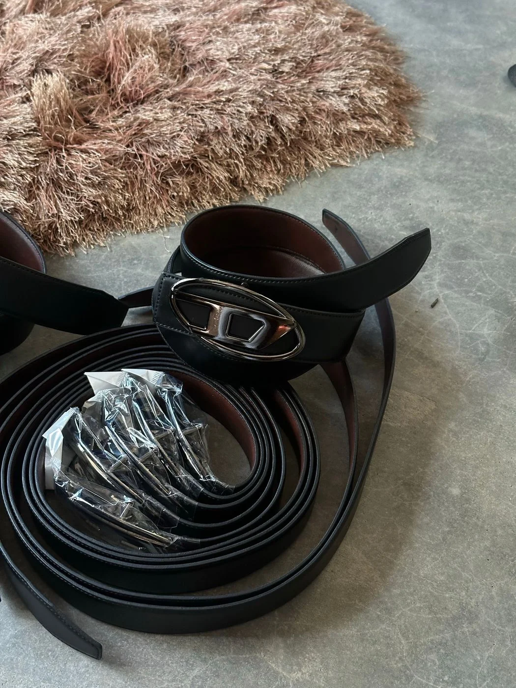 Glossy Black D Belt 2