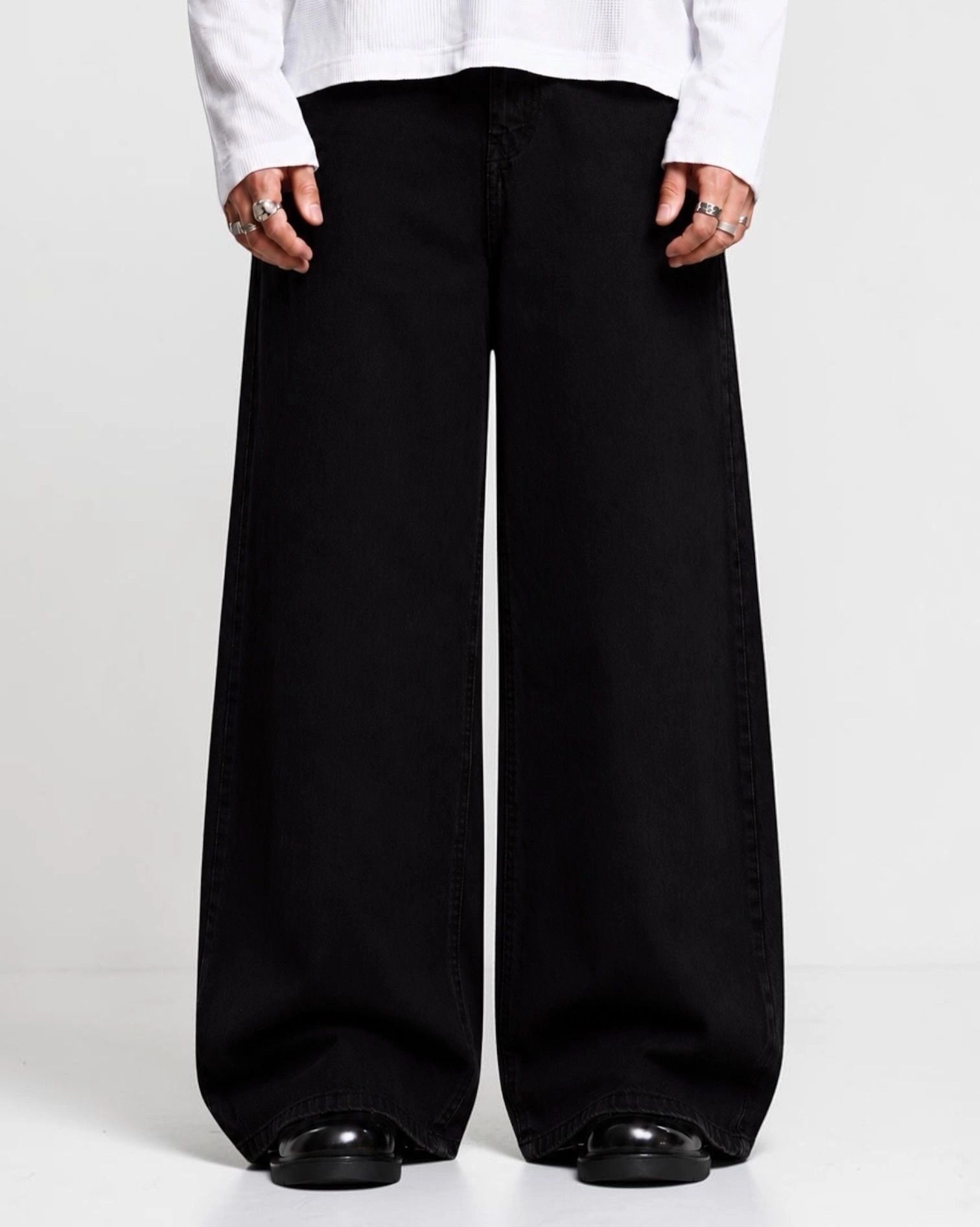 PURE BLACK 1