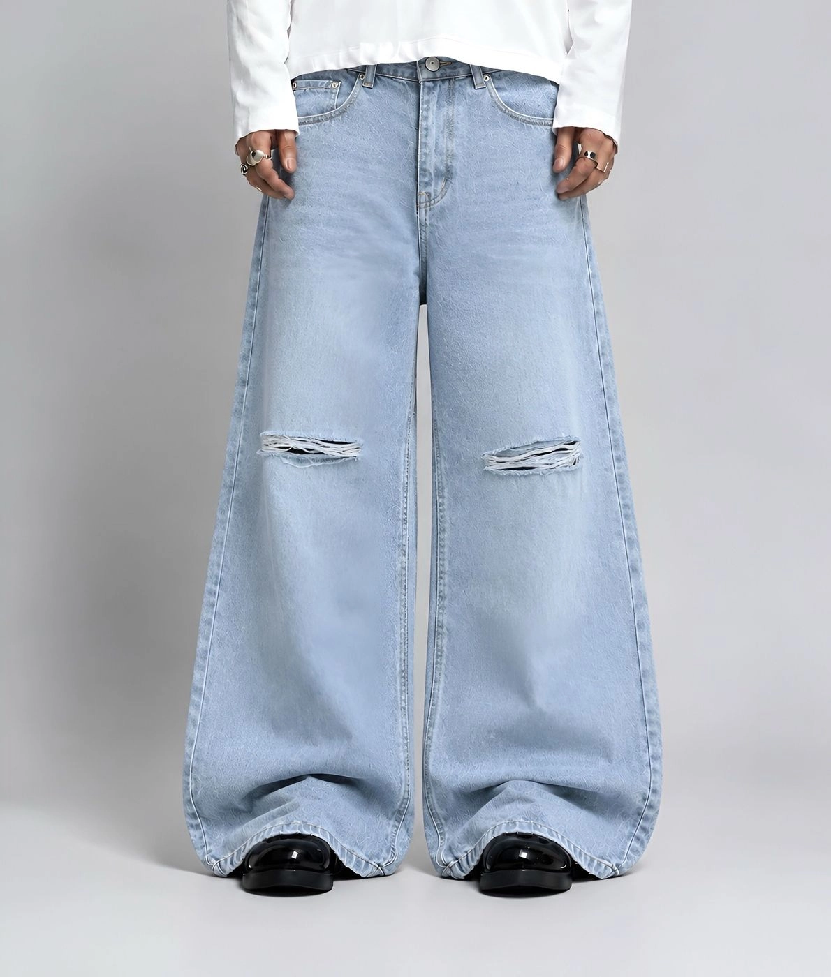 FROZEN DISTRESSED 1