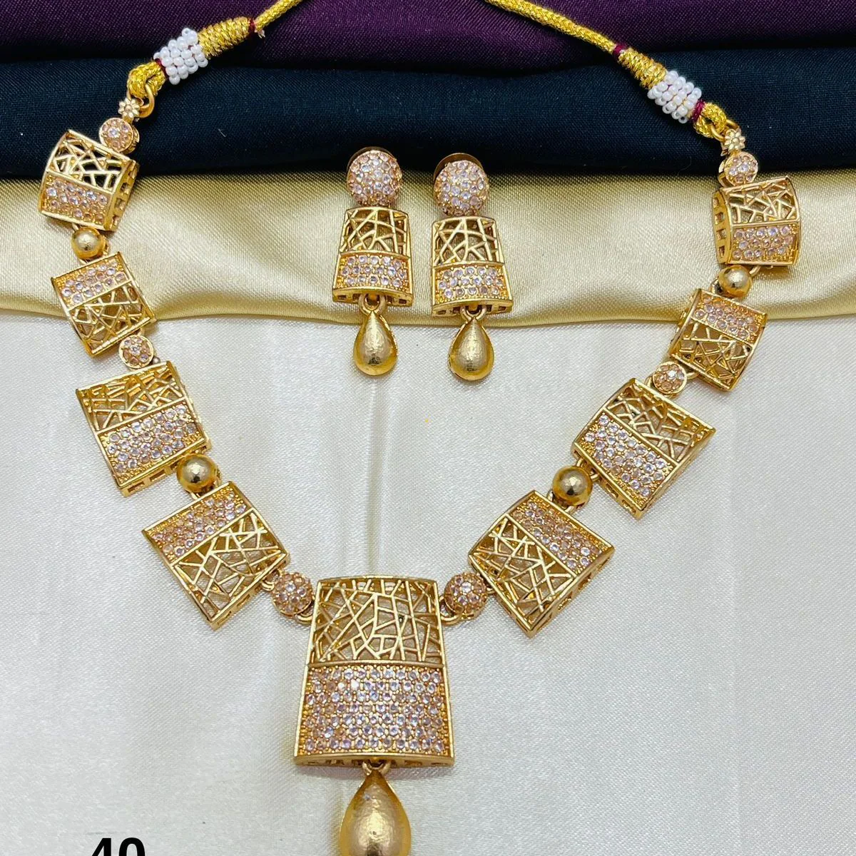 Royal Crystal Grid Gold Necklace Set