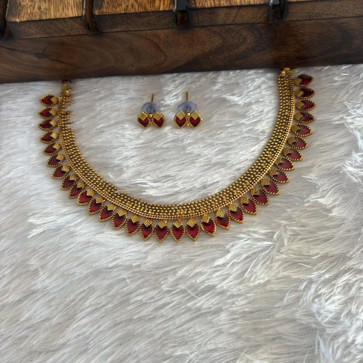Ruby Heart Antique Gold Choker Necklace Set
