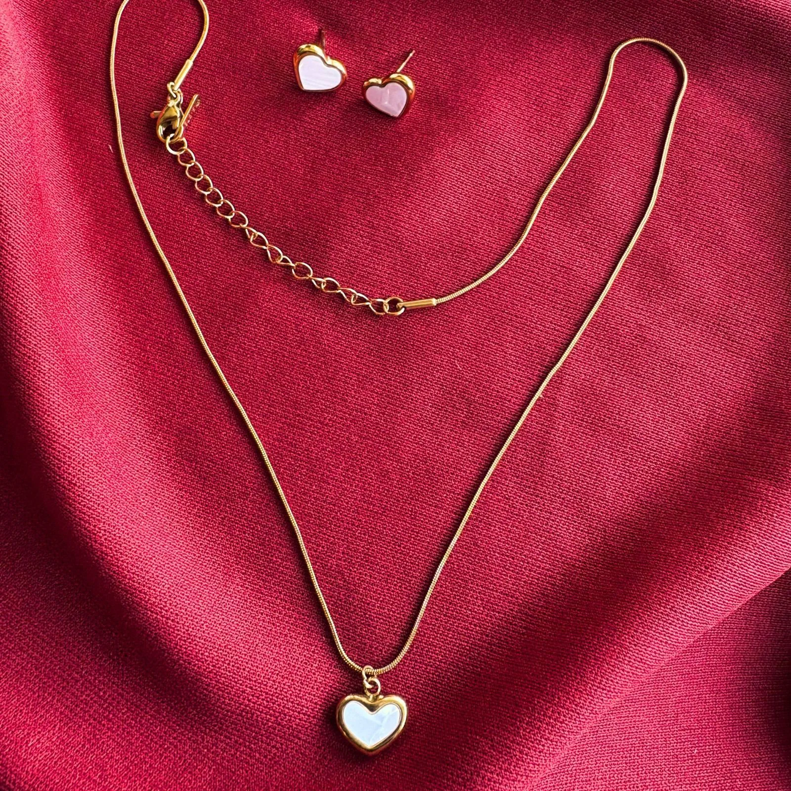 Elegant Heart Charm Minimal Necklace Set