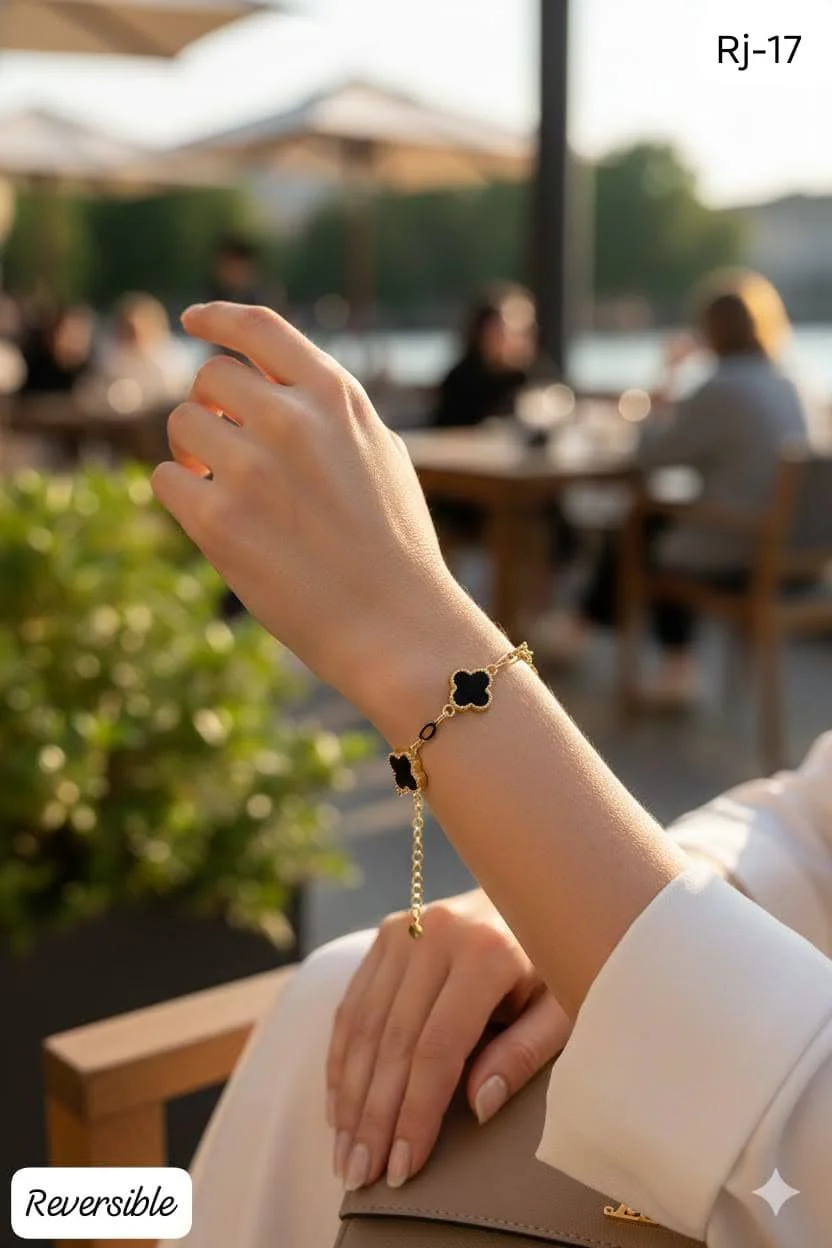 Reversible Clover Charm Gold Bracelet 2