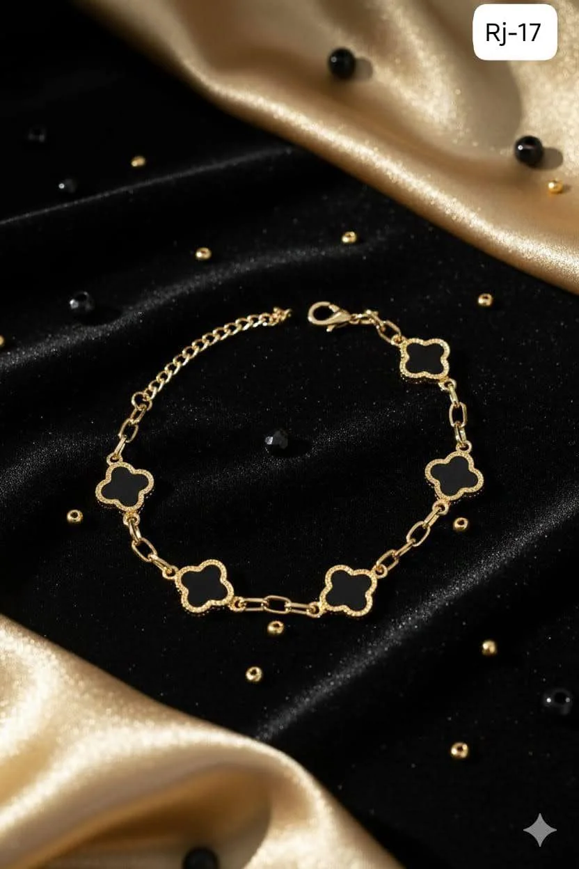 Reversible Clover Charm Gold Bracelet 3