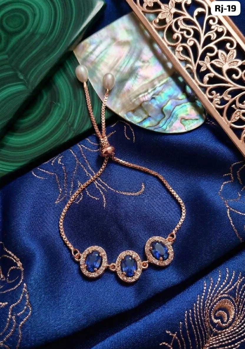 Royal Emerald Glow Adjustable Bracelet – Elegant Rose Gold Designer Bracelet for Women 3