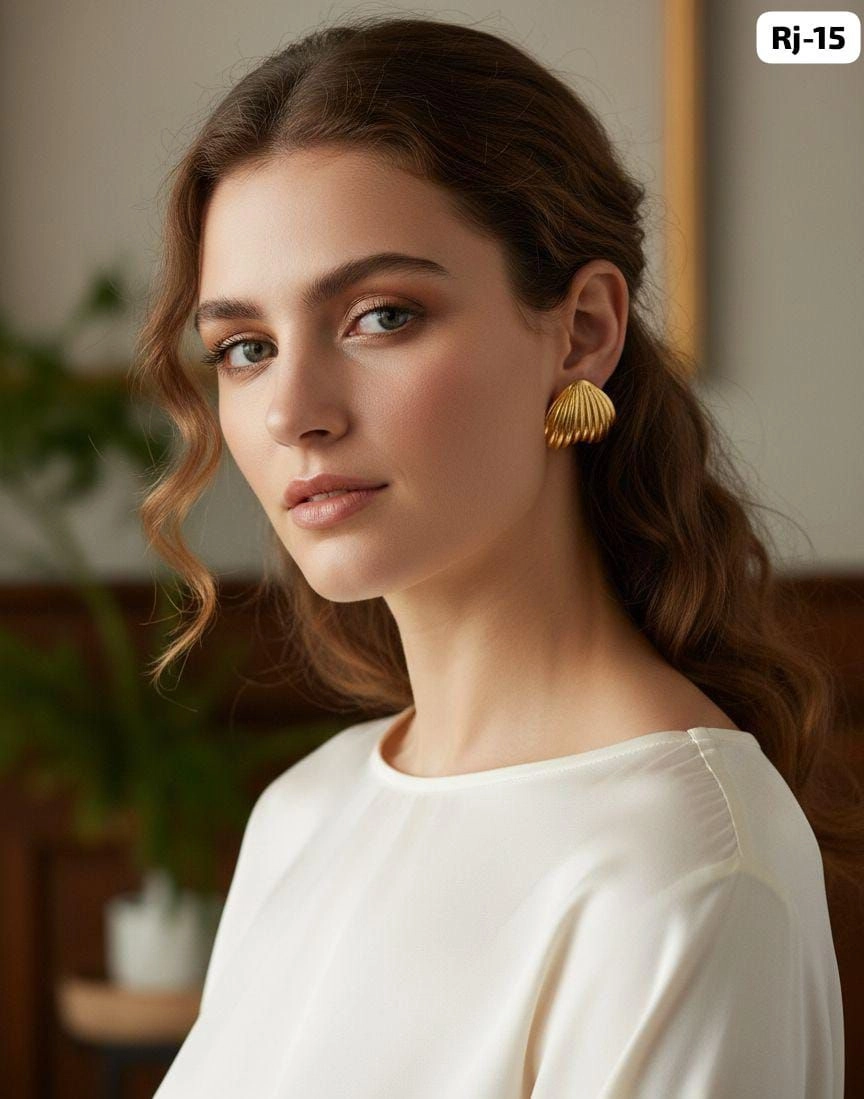 Vintage Golden Shell Stud Earrings – Elegant Minimal Statement Jewellery