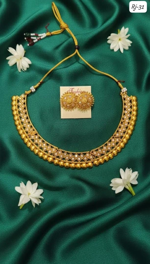 Royal Ruby Antique Choker Set – Traditional South Indian Gold Style Jewellery 4