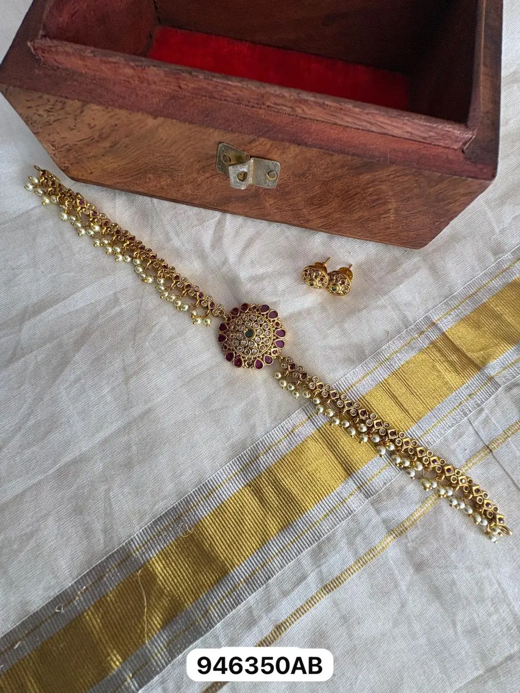 Royal Kemp Pearl Choker Set