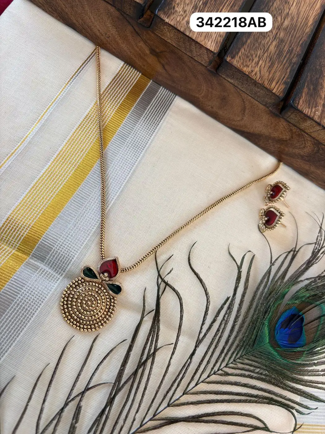 Nayana Antique Pendant Necklace Set