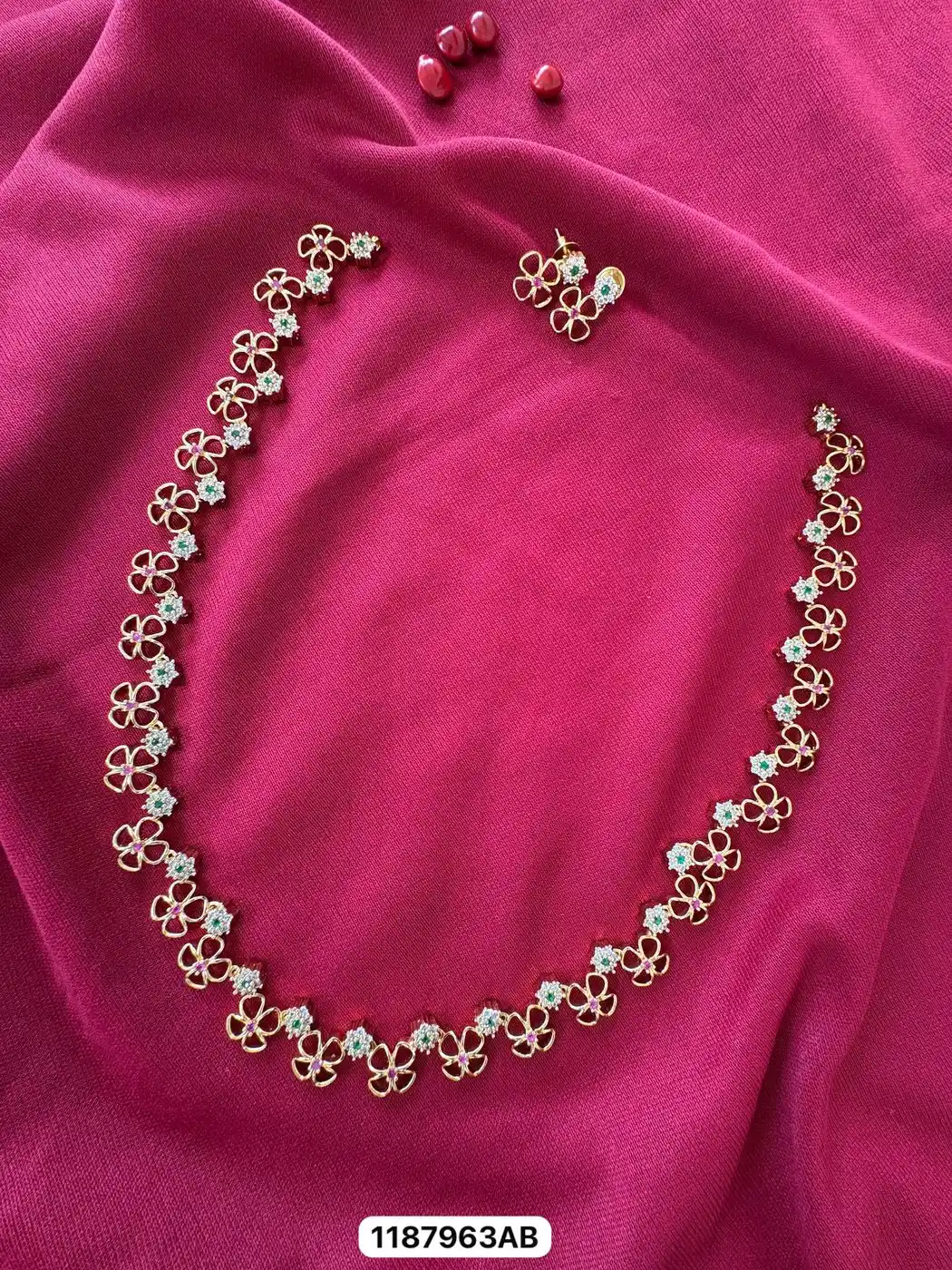 Elegant Floral Crystal Necklace Set