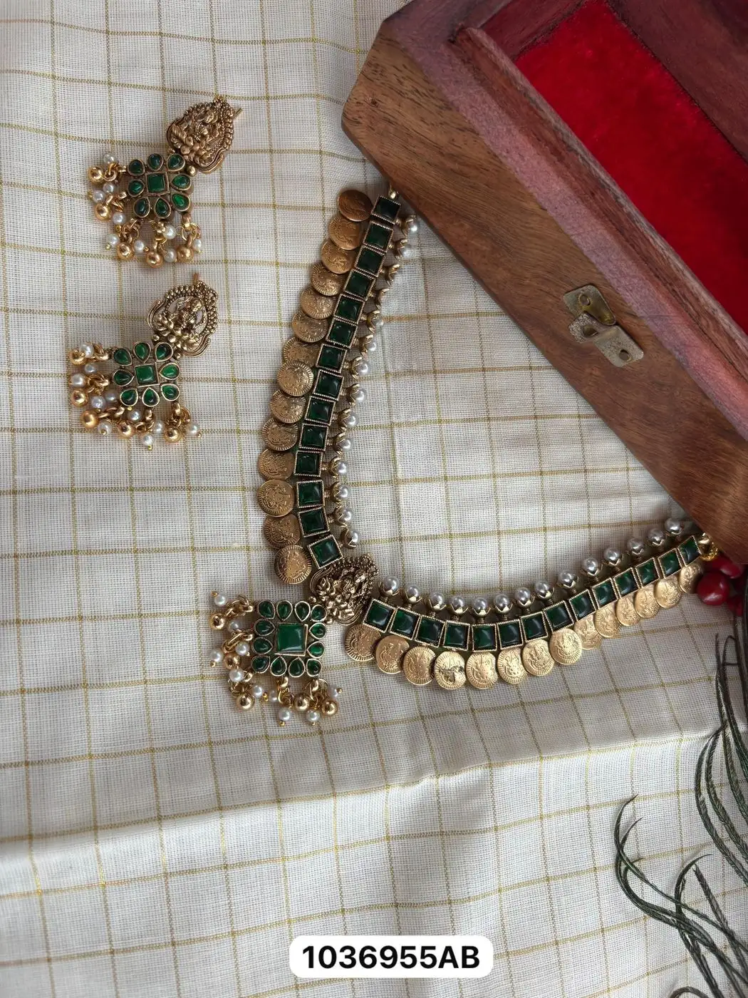 Vishu Mandhara Coin Necklace Set