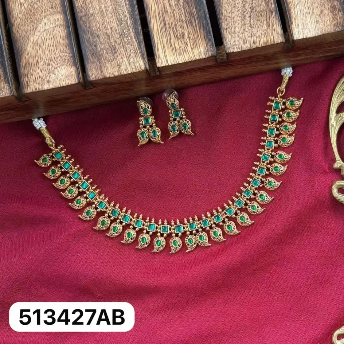 Neha Kemp Stone Necklace Set 2