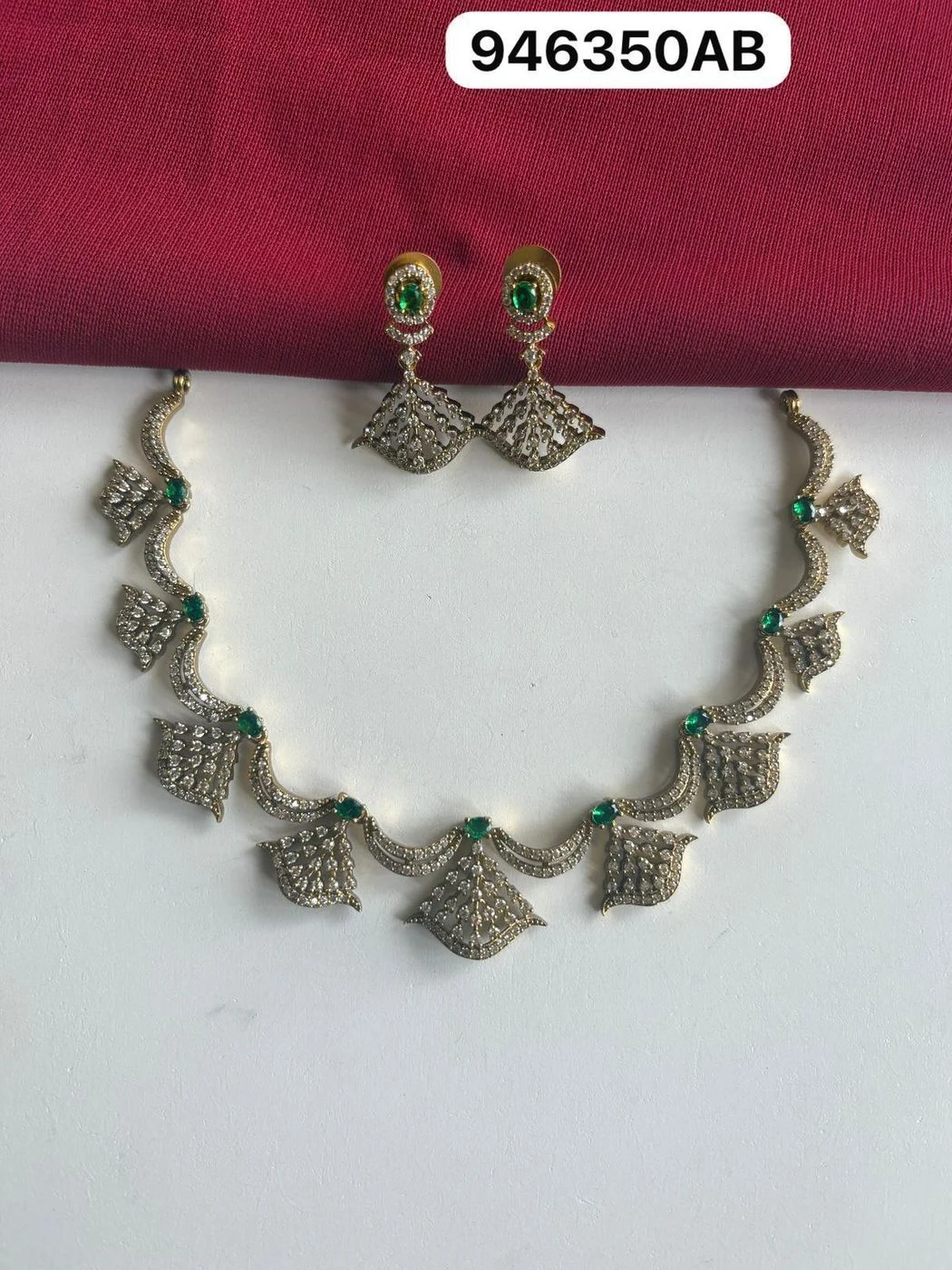 Emerald Grace Premium Stone Necklace Set