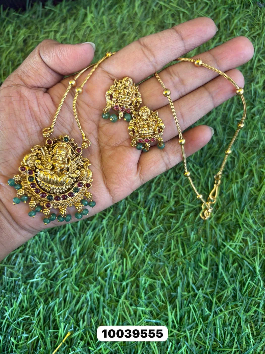 Sri Lakshmi Vishu Divine Necklace Set