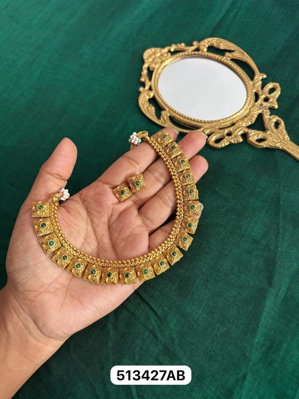 Pavizha Classic Gold Necklace Set