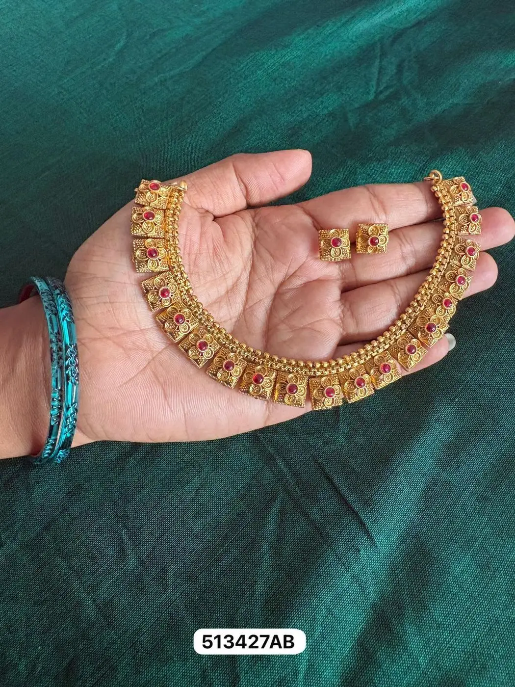 Pavizha Classic Gold Necklace Set 2