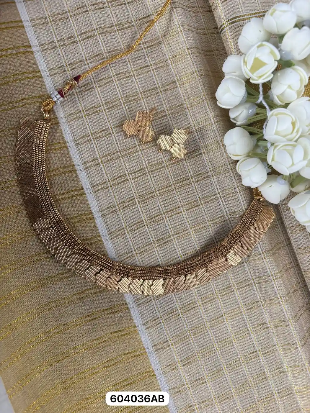 Luxe Rose Gold Floral Collar Necklace Set - Premium Minimalist Statement Jewellery for Women 2
