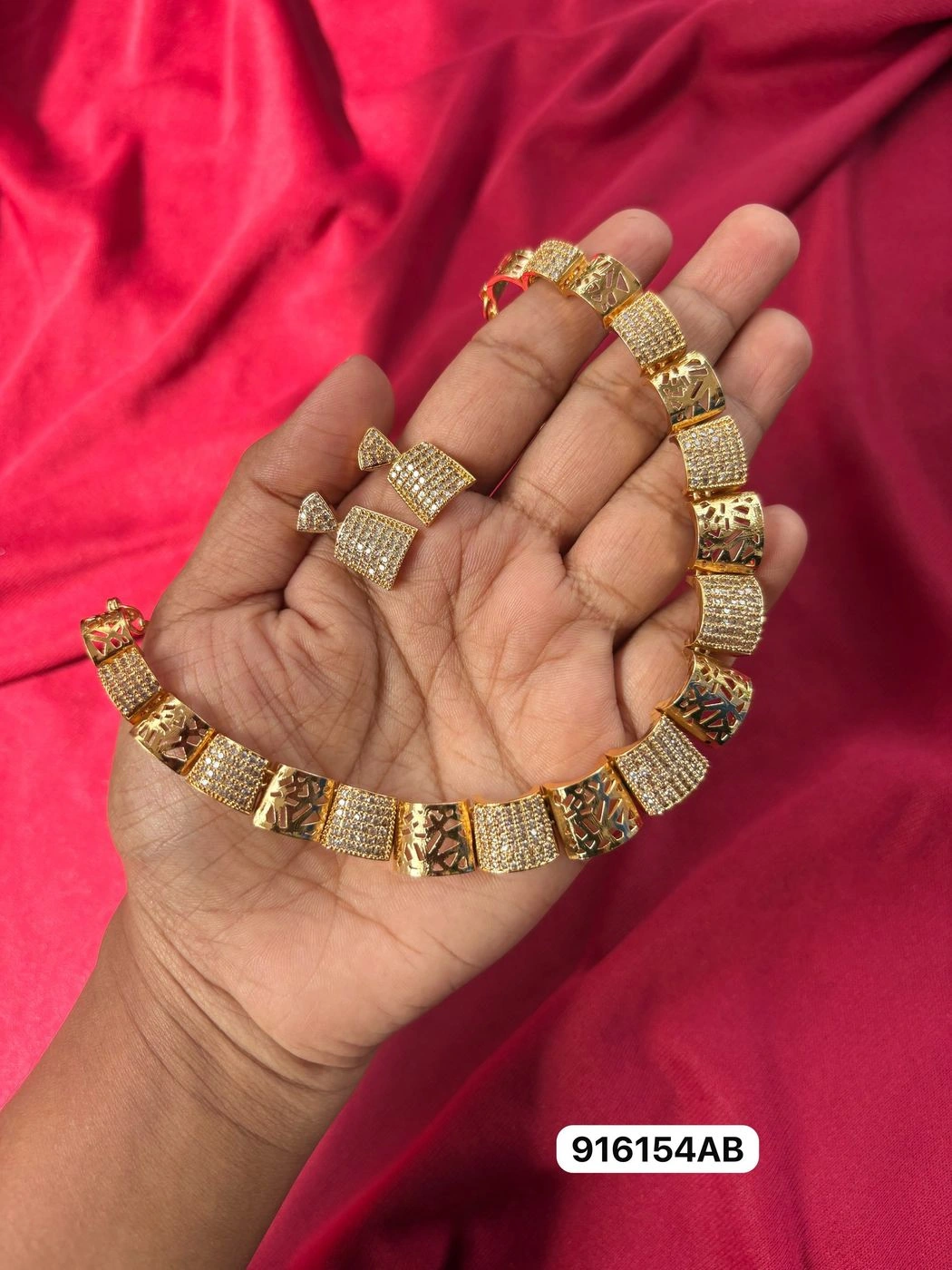 Royale Crystal Gold Collar Necklace Set – Premium Designer Party Wear Jewellery with Matching Earrings 2