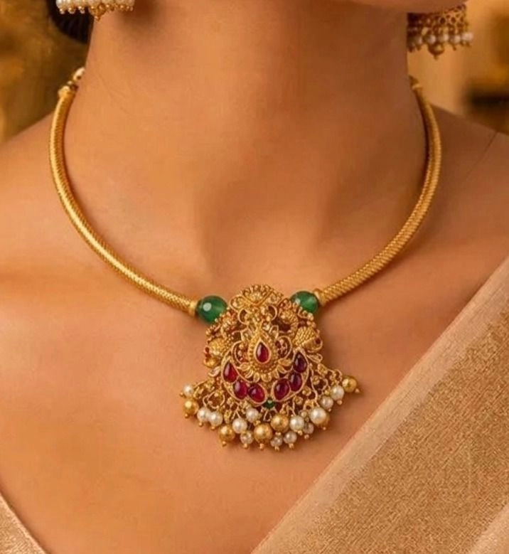 Royal Temple Pendant Necklace Set 1