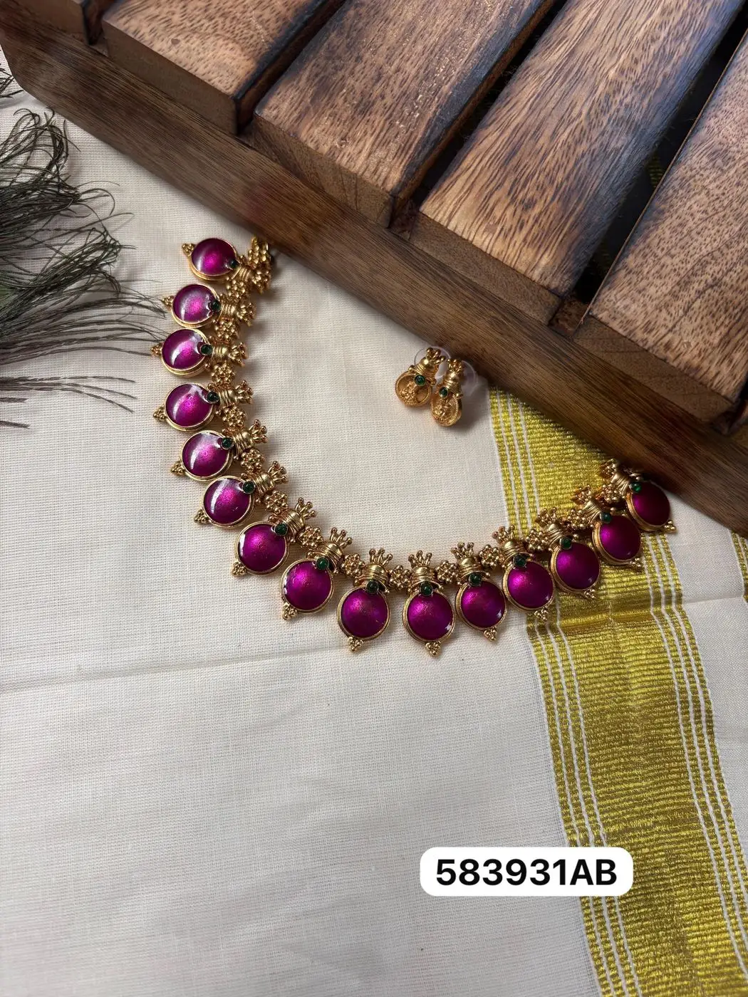 Tryloom Antique Kemp Stone Necklace Set – Premium Temple Style Necklace with Matching Earrings 2