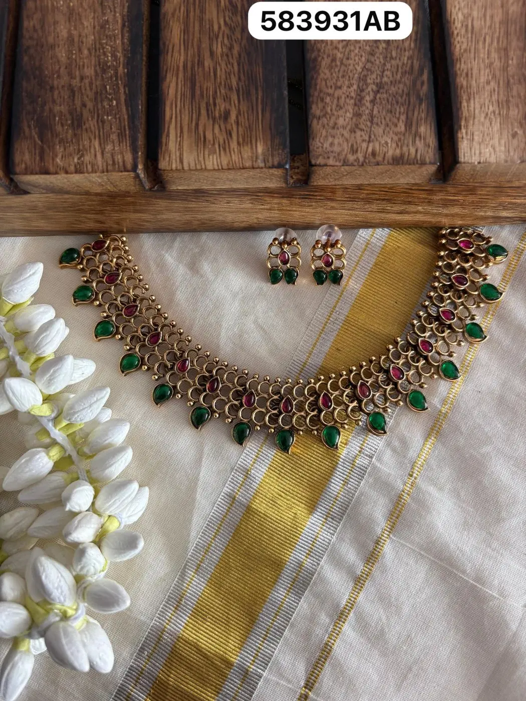 Tryloom Heritage Gemstone Temple Necklace Set – Premium Antique Gold Finish Jewellery 3