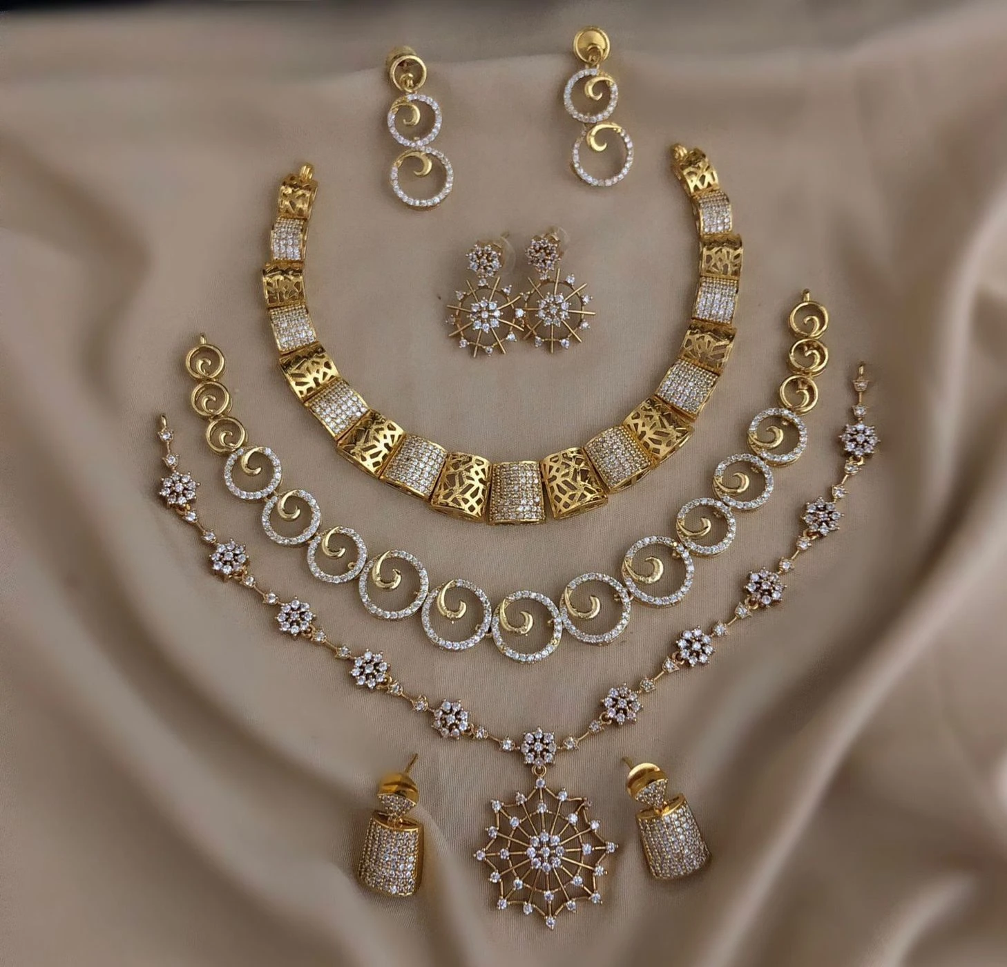 Tryloom Royal Luxe CZ Bridal Necklace Set – Premium Gold Finish Wedding Jewellery Collection