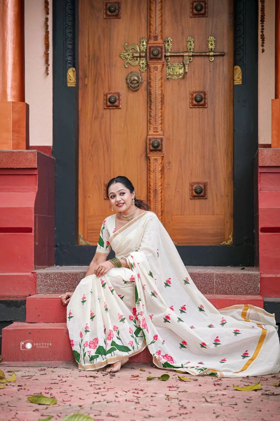 Tryloom Sumangala Small Lotus Onam Set Saree | Premium Kerala Cotton Floral Set Mundu for Women 2