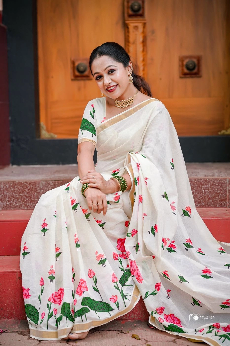 Tryloom Sumangala Small Lotus Onam Set Saree | Premium Kerala Cotton Floral Set Mundu for Women 3