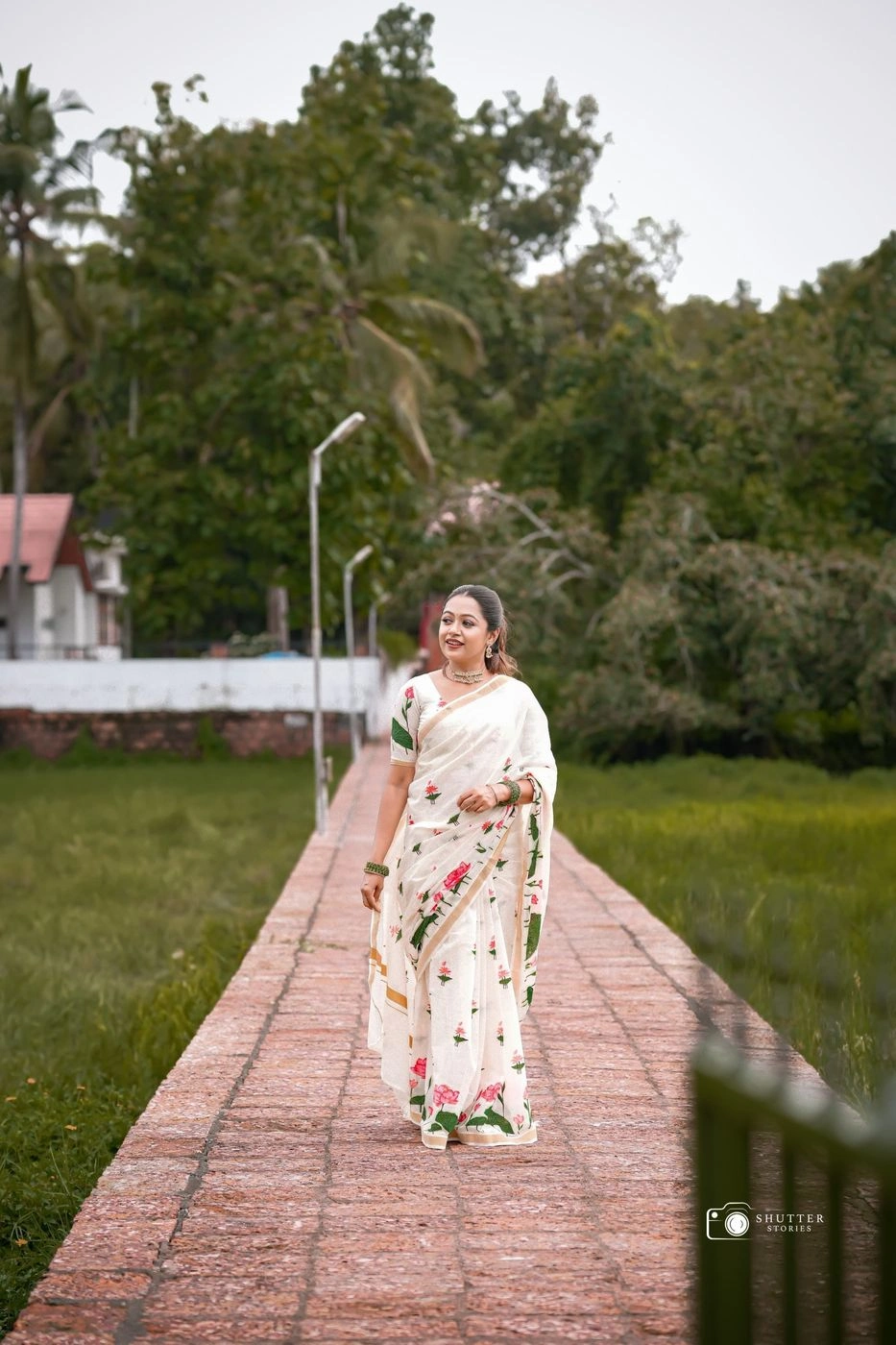 Tryloom Sumangala Small Lotus Onam Set Saree | Premium Kerala Cotton Floral Set Mundu for Women 6