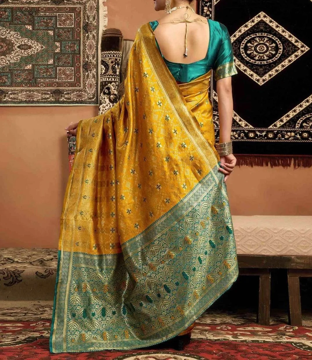 Tryloom Shweta Tiwari Amber Yellow Banarasi Silk Saree 3