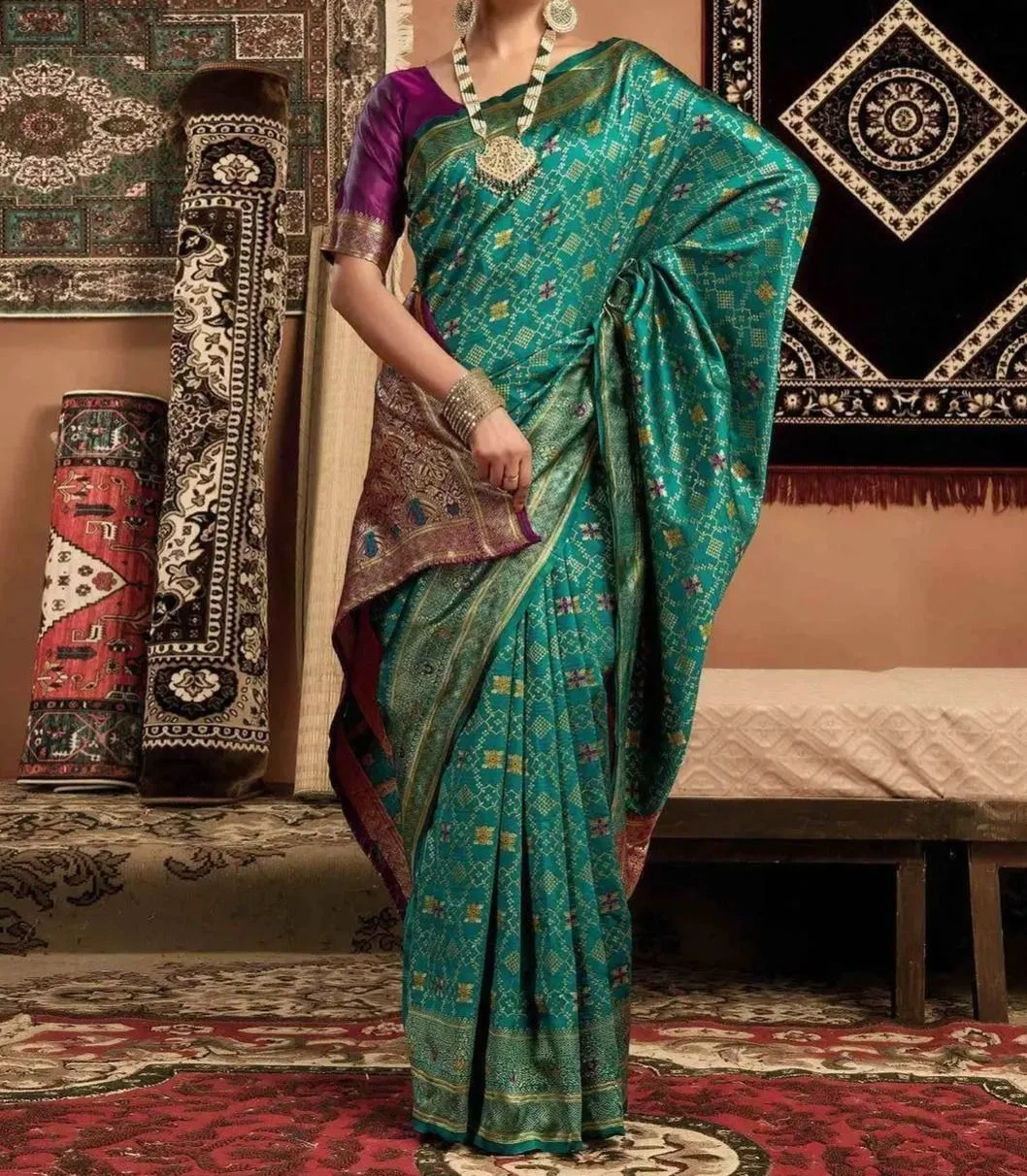 Tryloom Shweta Tiwari Amber Yellow Banarasi Silk Saree 9