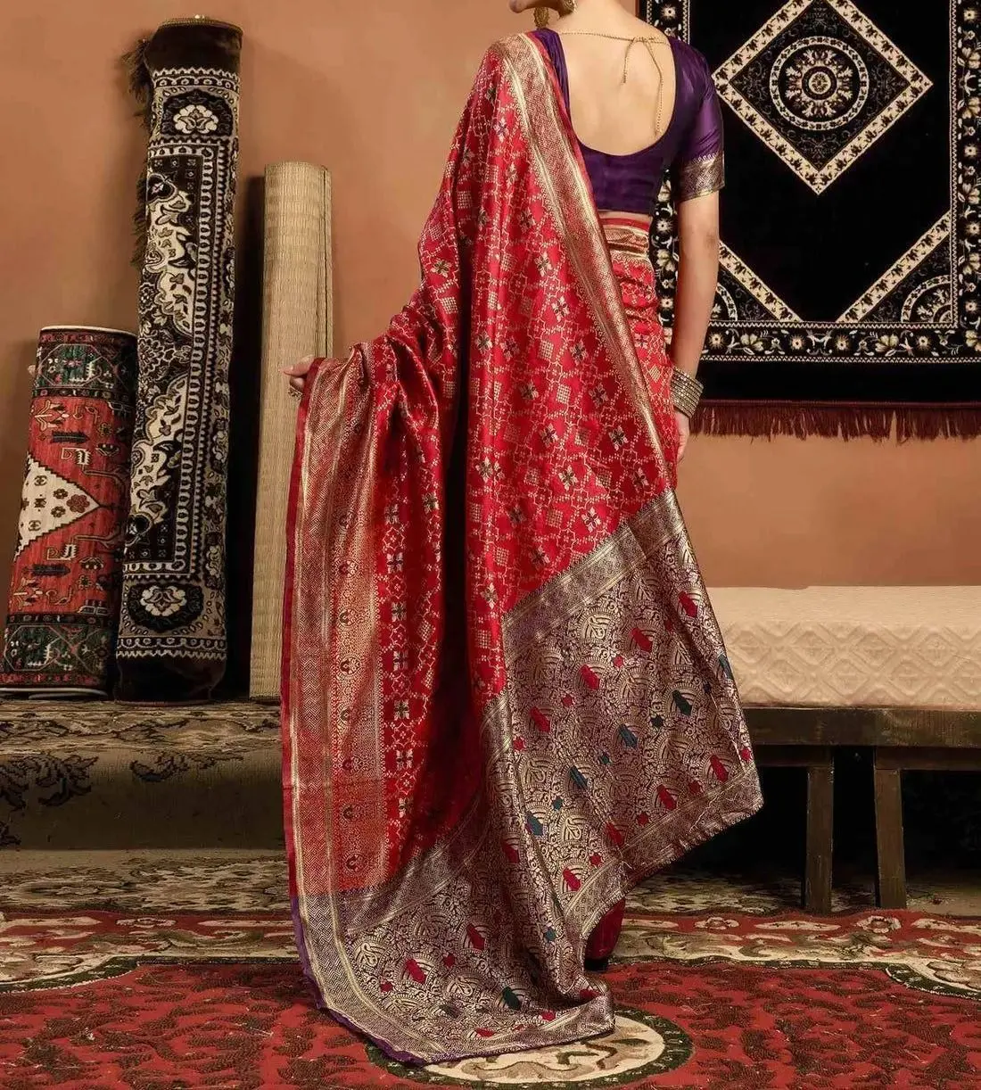 Tryloom Shweta Tiwari Amber Yellow Banarasi Silk Saree 7