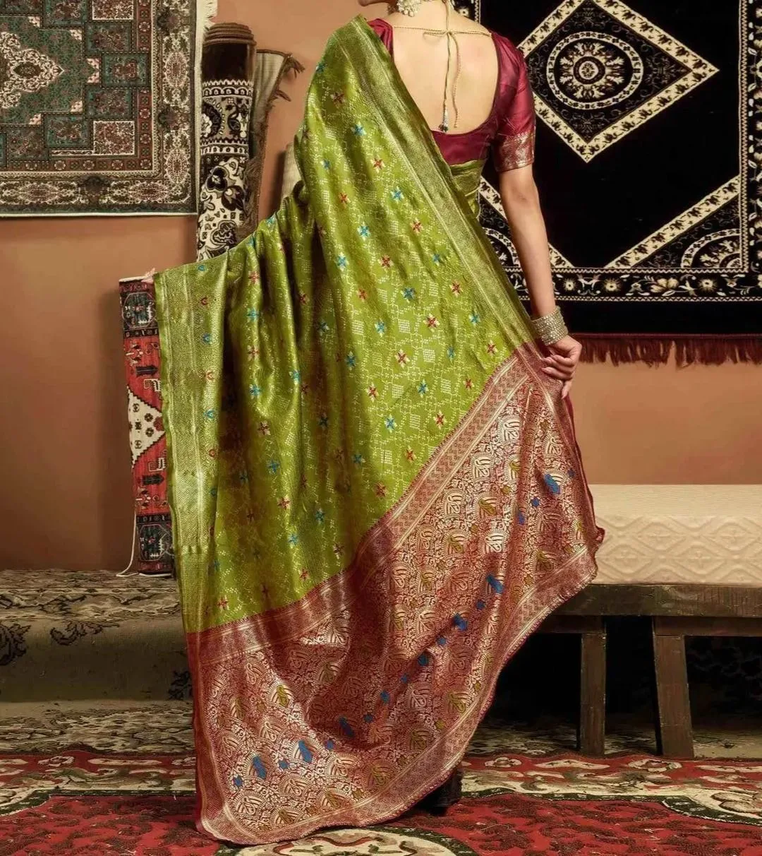 Tryloom Shweta Tiwari Amber Yellow Banarasi Silk Saree 6