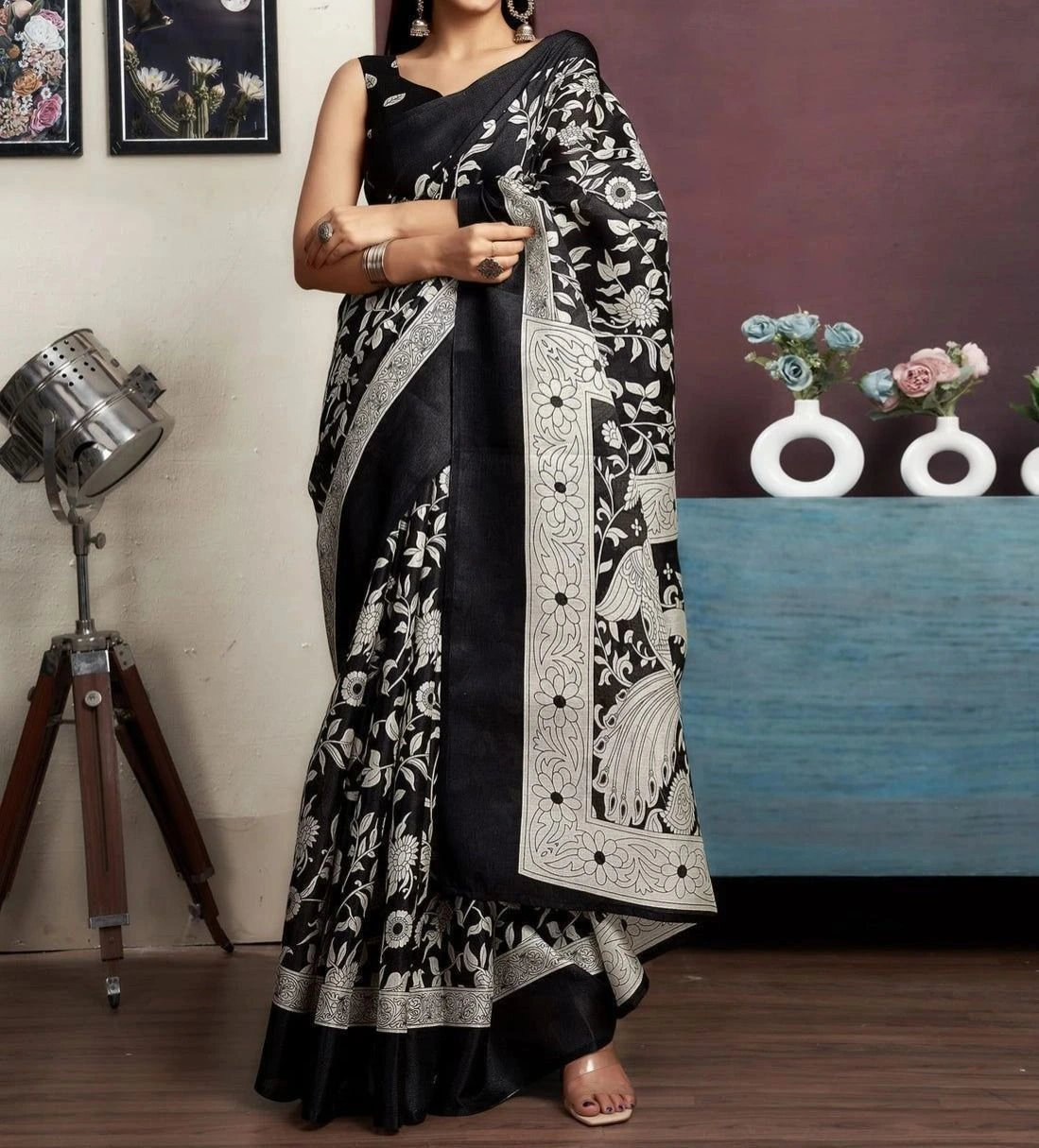 Tryloom Black Cotton Blend Printed Saree 2