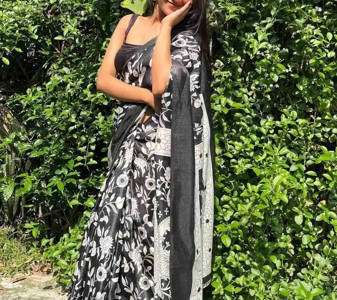 Tryloom Black Cotton Blend Printed Saree 3