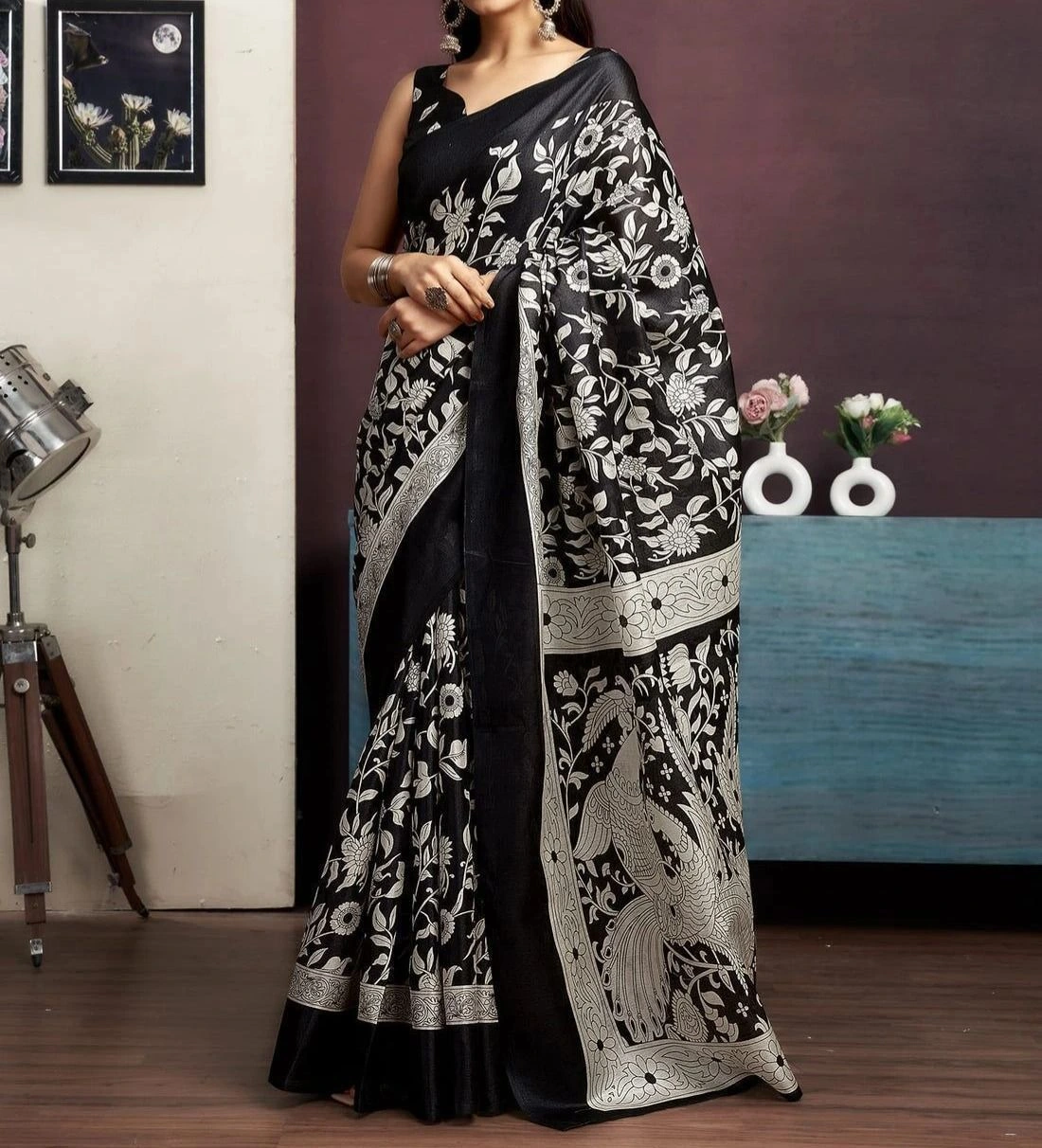 Tryloom Black Cotton Blend Printed Saree 6