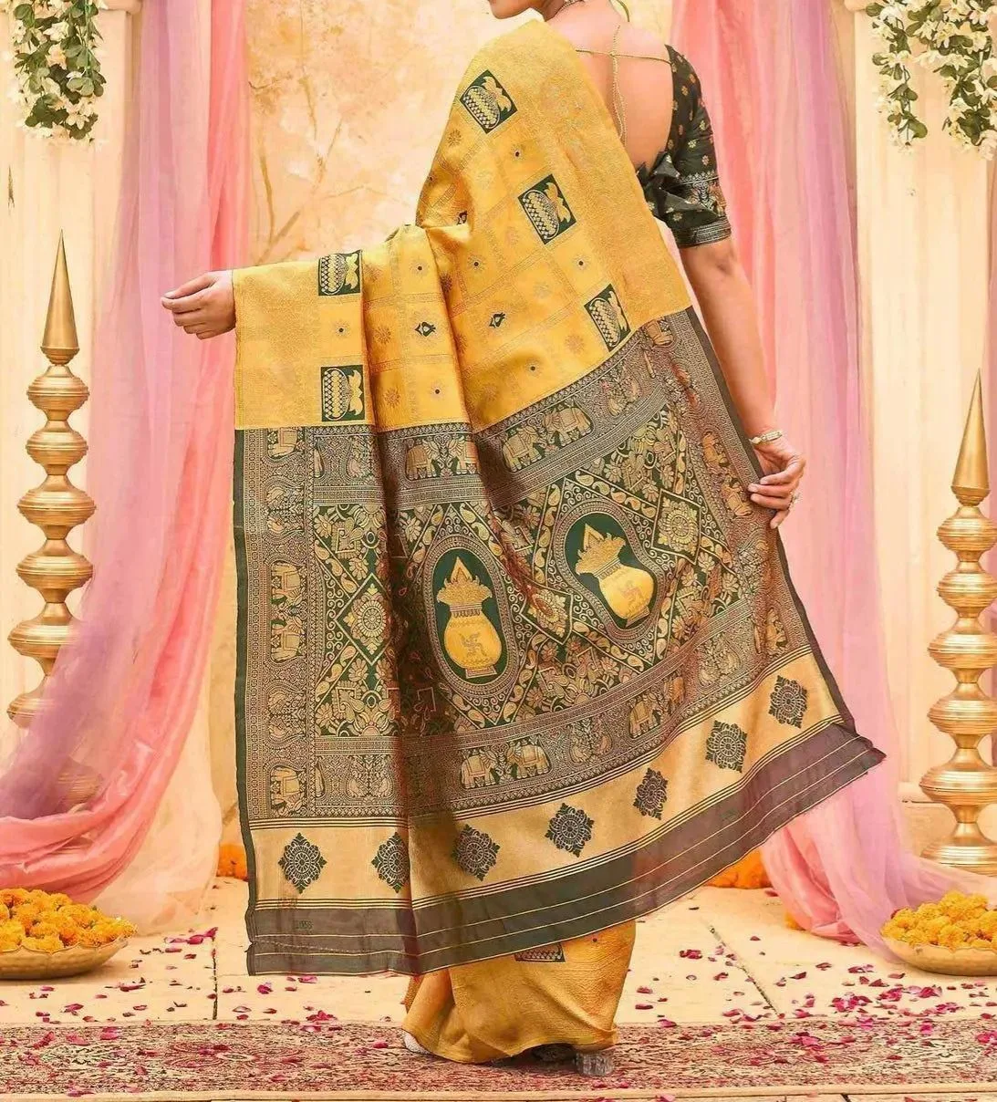 Tryloom Yellow Silk Woven Patola Saree 9